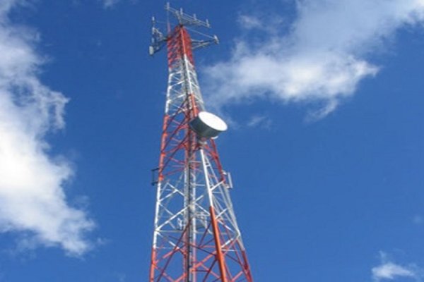 Robaron cables desde una antena de telefonía