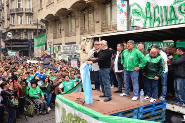 Los nuevos salarios de Camioneros tras la firma de la paritaria