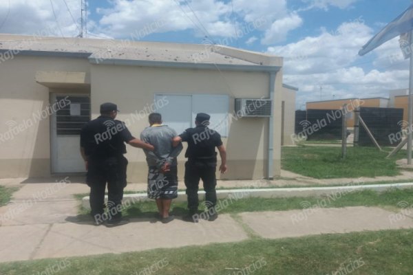 Barrio Mora: Lo capturan mientras barreteaba una ventana