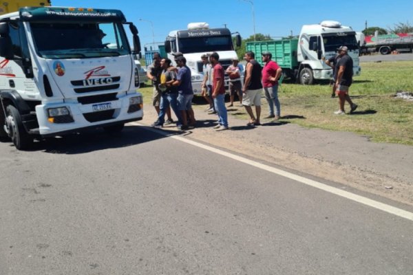 Sigue firme el paro de transportistas autoconvocados