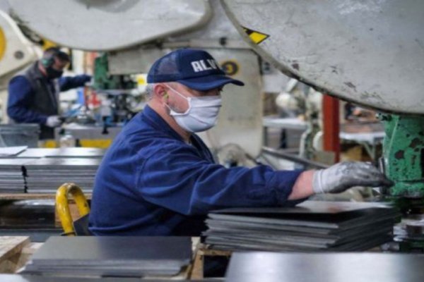 La producción de las pymes industriales creció 13% en marzo 2021