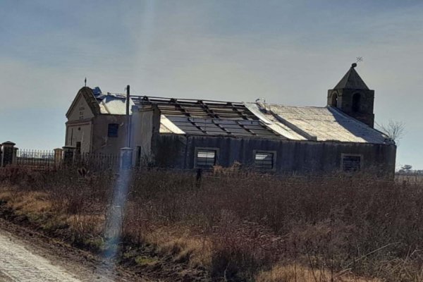 Sin límites: Se llevaron las chapas del techo de una capilla