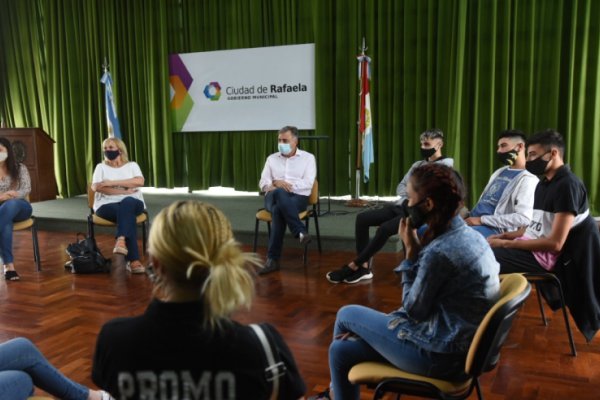 Estudiantes de la EESO N° 613 presentaron un proyecto a Castellano