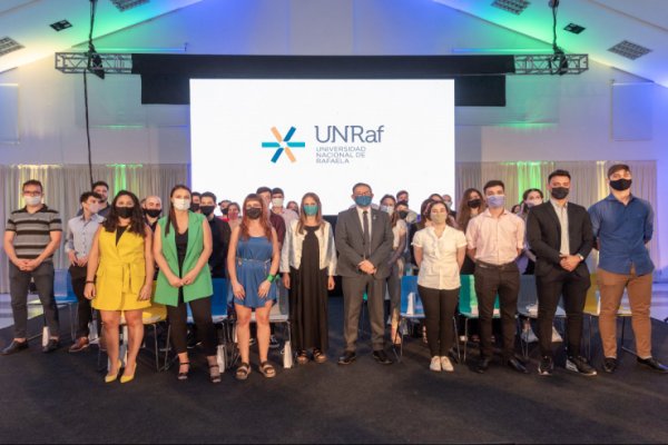 La UNRaf realizó el primer acto de graduación de su historia institucional