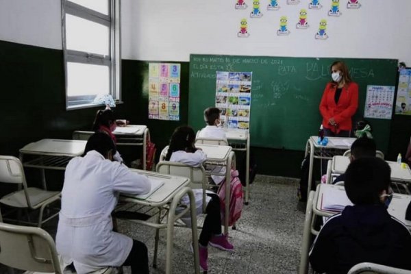 Alumnos que este año cursaron 6º y 7º grado, volverán antes a las aulas