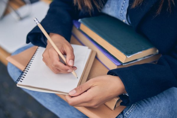 170 estudiantes de nivel universitario y terciario serán becados por el municipio