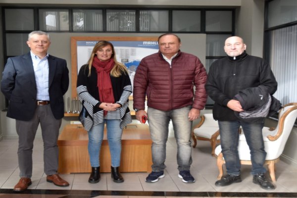 Oesquer acompañó a funcionarias provinciales en una recorrida por empresas locales