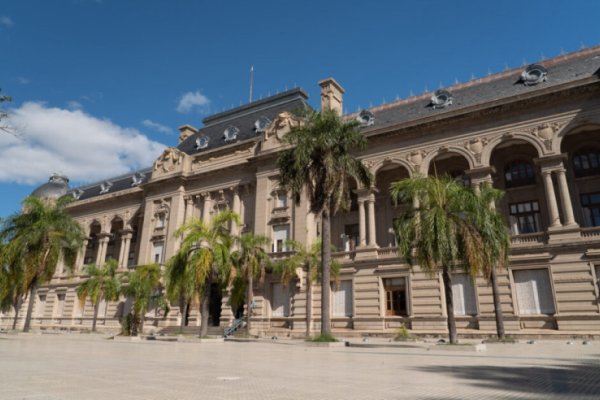 Perotti recibió a diputados y senadores