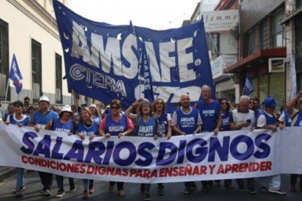 Los maestros endurecen la protesta y se agudiza el conflicto salarial