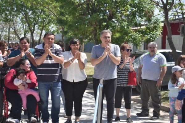 El Intendente habilitó nuevas cuadras de pavimento