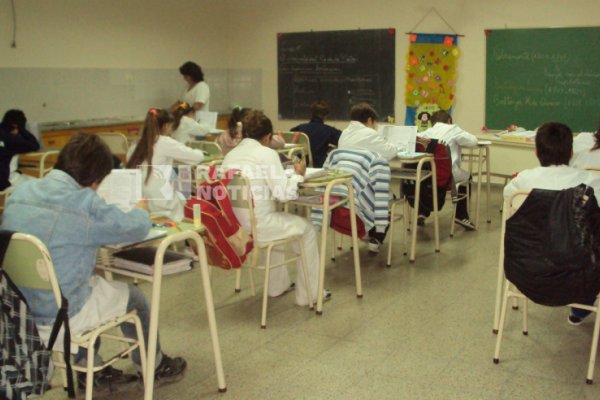 Finalmente el gobierno provincial le descontó a los docentes