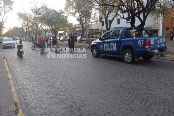 Dos motociclistas accidentados en Bv. Roca: Uno de ellos arrojó 2 gramos de alcohol en sangre