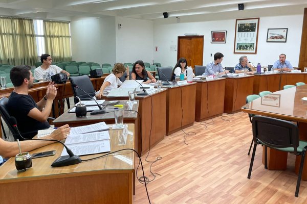 Tributaria: El oficialismo presentó dos alternativas para el aumento de la UCM