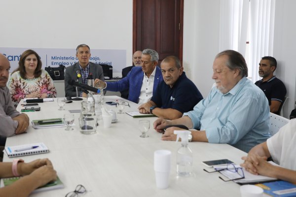 La provincia se reunió con representantes de gremios de la administración central y sindicatos docentes