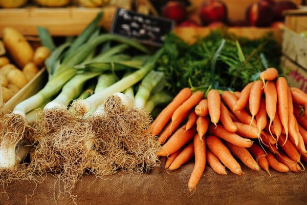 Una brecha gigante: el consumidor paga por verduras hasta 14 veces más que lo que cobra el productor