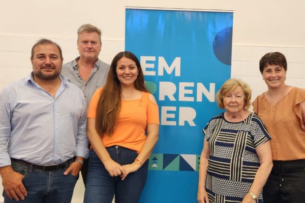 Más de 100 emprendedores santafesinos se capacitaron en el marco del Programa Emprender