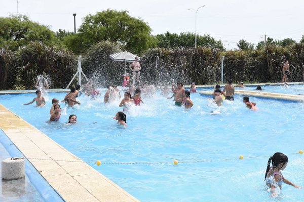 Chicos y chicas de los barrios podrán disfrutar de la colonia