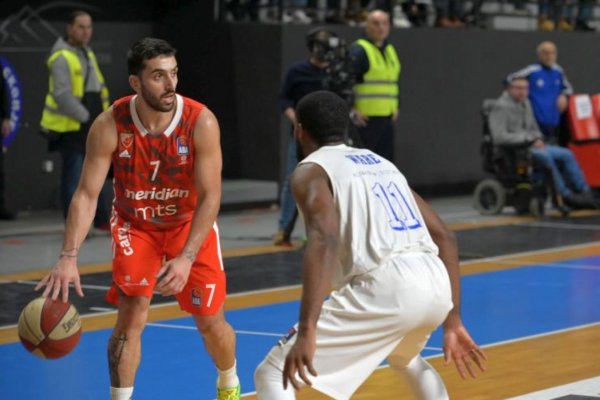 Campazzo, pese a no poder jugar, se queda en Estrella Roja