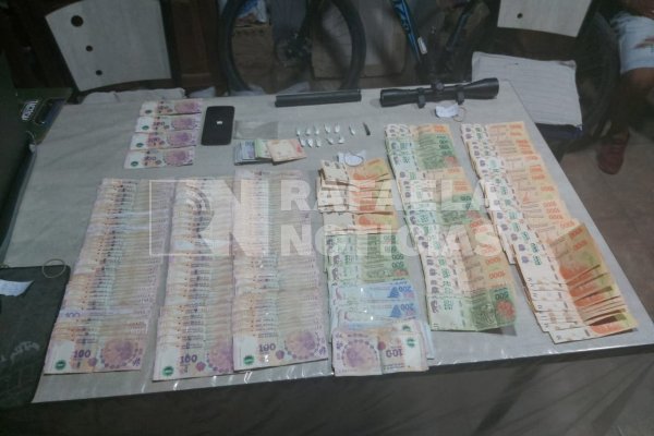 Secuestran cocaína, dinero y celulares en Barranquitas