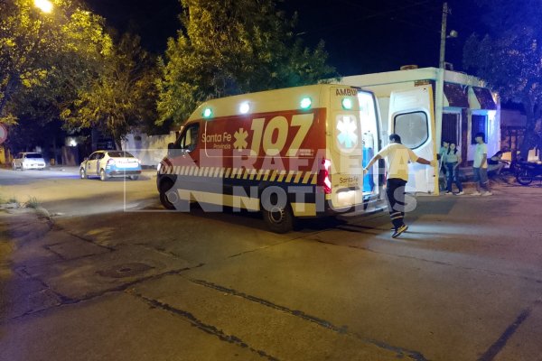 Un joven terminó hospitalizado tras protagonizar un accidente en moto