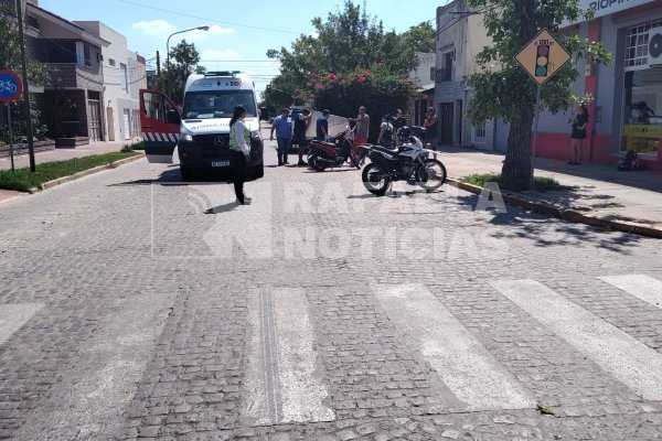 Un motociclista derrapó y terminó en la cinta asfáltica inconsciente