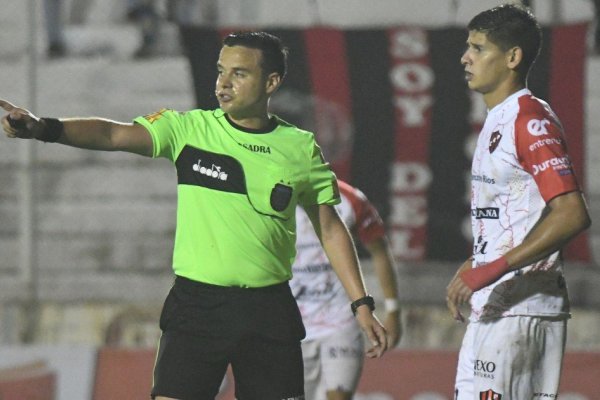 Llobet, el árbitro para Riestra vs Atlético de Rafaela