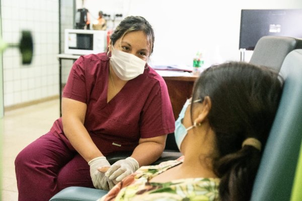 ¿Cuál es la atención integral que reciben los pacientes oncológicos en el Hospital?