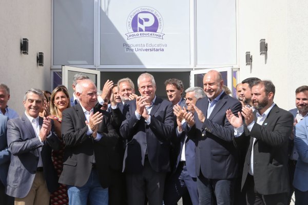 Perotti encabezó la inauguración del edificio del Polo Educativo Puerto General San Martín dependiente de la UNR