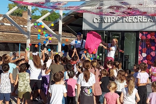 El dúo musical Chiquitín se presentó en "La Estación"