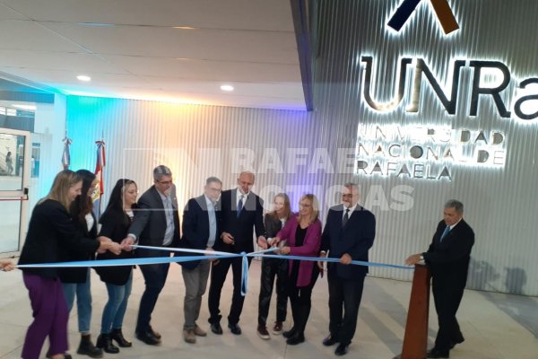 Con la presencia de Omar Perotti, se inauguró el nuevo edificio de aulas de la UNRaf