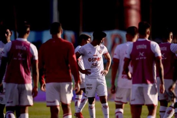 Unión se hunde, perdió con Arsenal