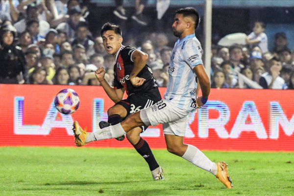 River evitó la derrota en el final ante Atlético Tucumán