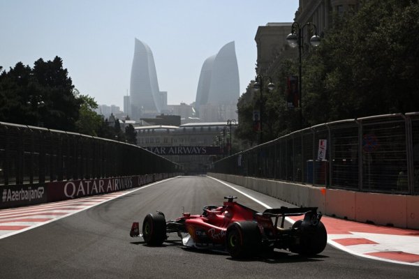 F1: Leclerc le ganó la pulseada a Verstappen y se quedó con la pole