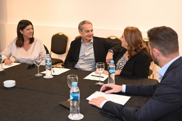 Dirigentes socialistas mantuvieron una reunión con el expresidente de España