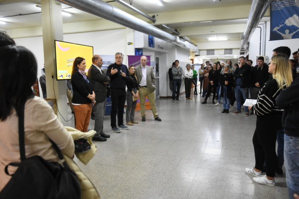 Alumnos de la UTN ya cuentan con un servicio especial de minibuses