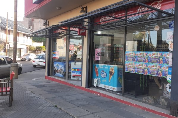 Los drugstores piden una reunión con Jatón por la nocturnidad