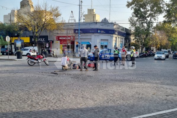 Centro rafaelino: Un auto y una moto chocaron en las primeras horas de la mañana