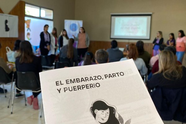 En el Centro de Día Oeste se llevó a cabo una charla de parto respetado