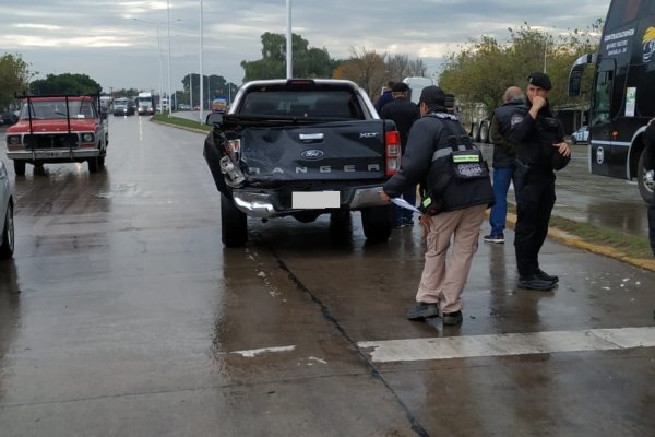 Ruta 34 : Choque entre un camión y una camioneta