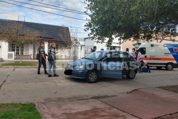 Accidente fatal en Rafaela: lo chocaron mientras lavaba la camioneta en la calle