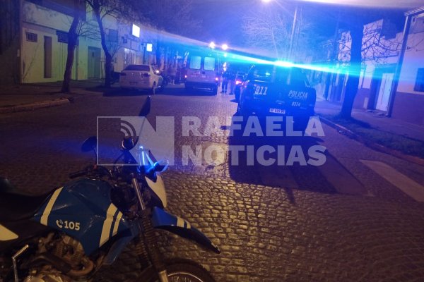 Dos jóvenes motociclistas protagonizaron un accidente en Bo. 9 de Julio