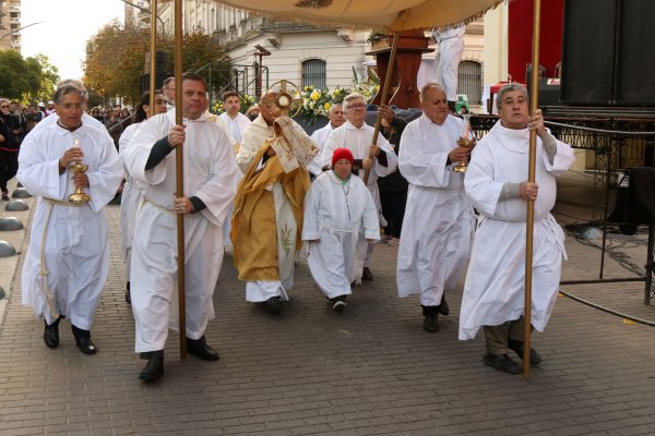 "La única salida es aunar vínculos, crecer en solidaridad, acercarnos, acompañarnos, ayudarnos"