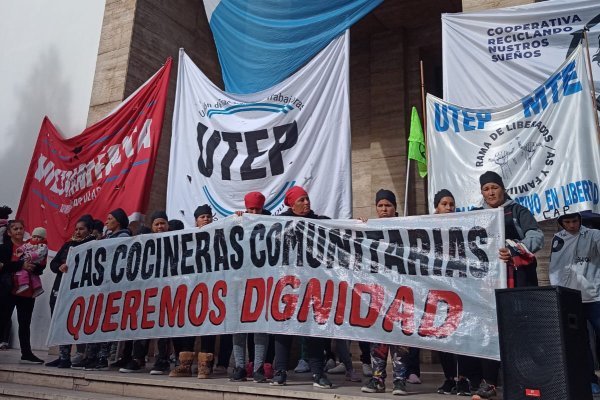 "Elaboramos alimentos para la comunidad de manera muy precaria"