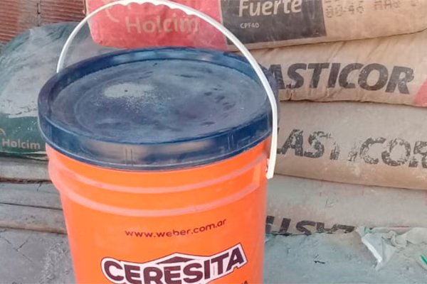 Quiso comprar materiales baratos y terminó estafado