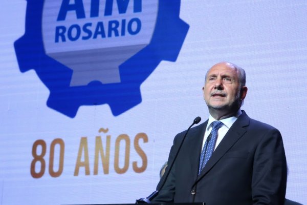 Perotti en el 80° aniversario de la Asociación de Industriales Metalúrgicos de Rosario