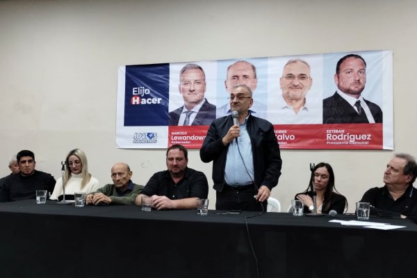 Calvo participó de la presentación de precandidatos "Elijo Hacer" para Humberto 1º