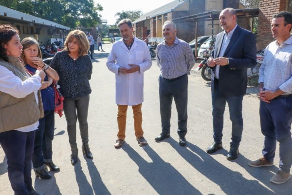 El gobernador Perotti recorrió las obras que la provincia realiza en el Hospital Orlando Alassia