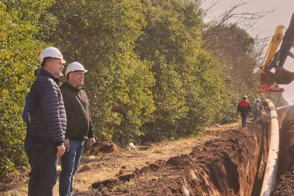 Perotti recorrió las obras del Gasoducto Gran Rosario