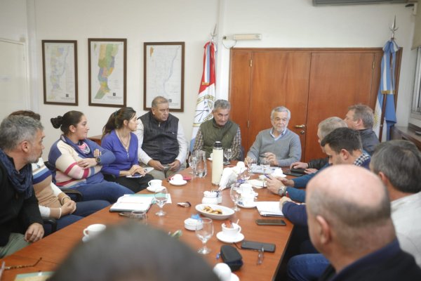 Trabajan en la relocalización de las familias que viven en la defensa por el fenómeno del Niño