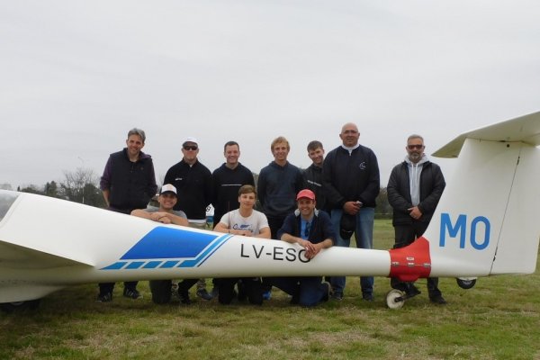 Nuevos pilotos de planeador en el club de Rafaela